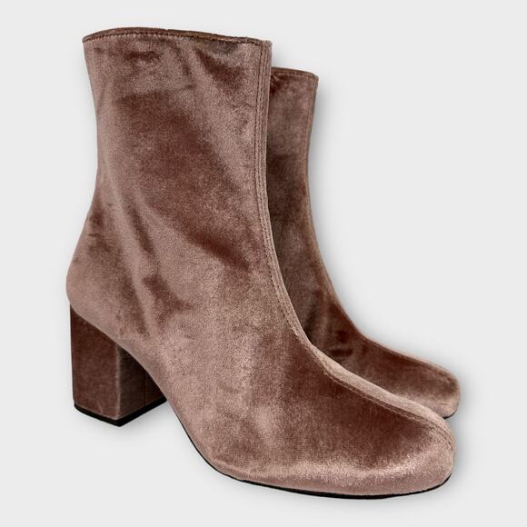 Free People Womens size 39 8.5 Cecile Crushed Velvet Block Heel Ankle Boot Blush - Picture 1 of 11